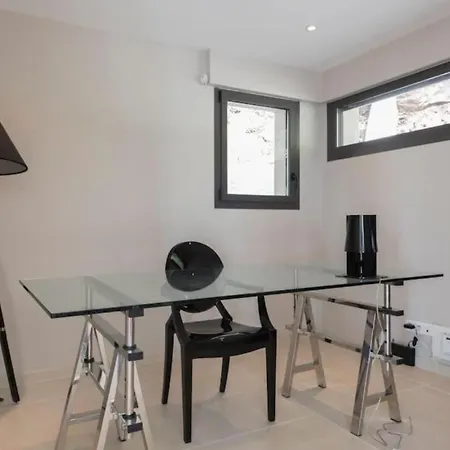 Spacious House With Pool - Near Holiday home Saint-Raphael (Var)