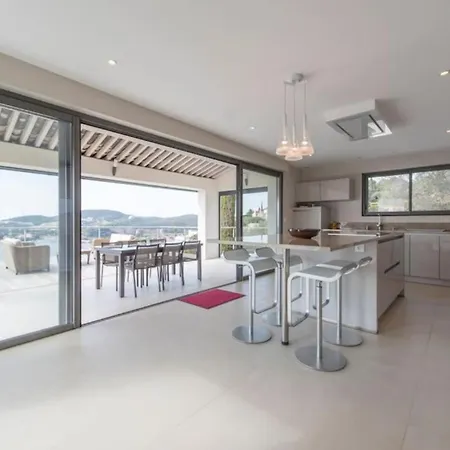 Spacious House With Pool - Near Saint-Raphael (Var)