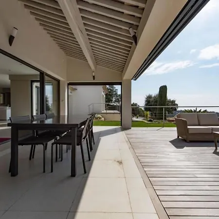 Spacious House With Pool - Near Holiday home Saint-Raphael (Var)