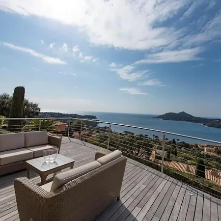 Spacious House With Pool - Near Holiday home Saint-Raphael (Var)