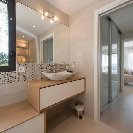 Holiday home Spacious House With Pool - Near Saint-Raphael (Var)